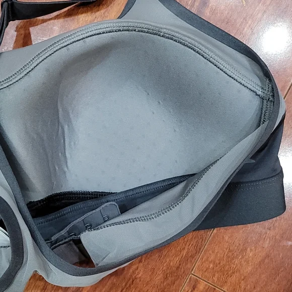 NWT size 36B Brooks sports bra - Picture 8 of 11